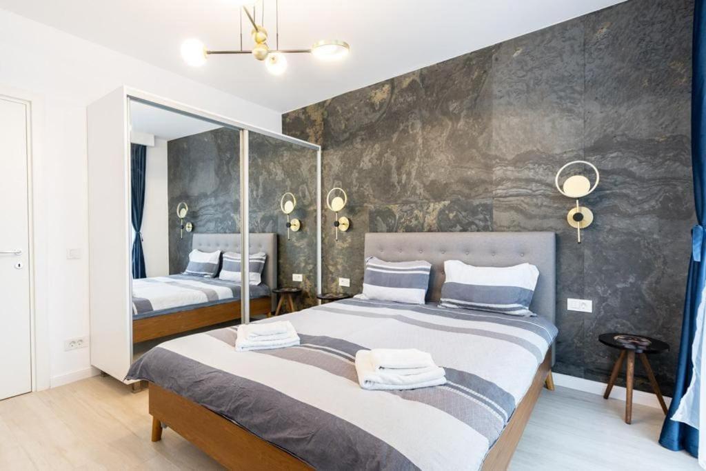Blue Velvet Apartment Bukares Bagian luar foto