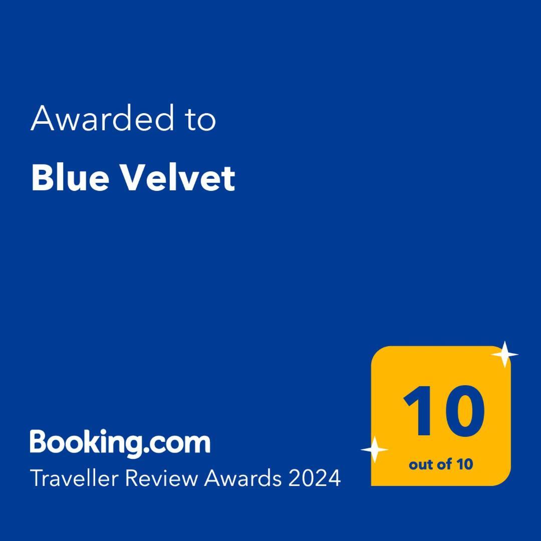 Blue Velvet Apartment Bukares Bagian luar foto